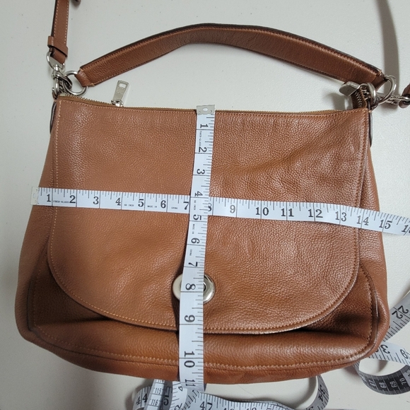 Coach Turnlock Pebbled Leather Hobo Bag. - Picture 13 of 16